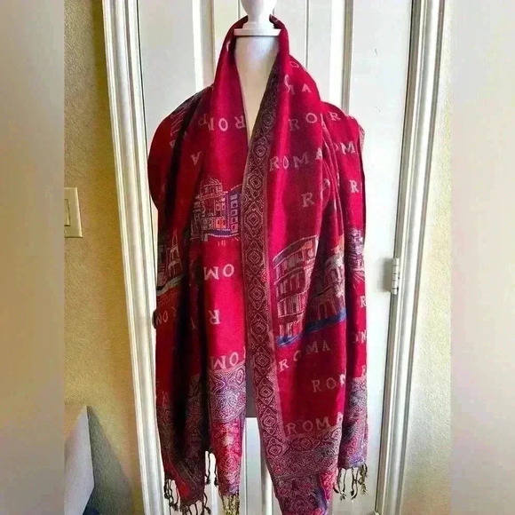 Beautiful Scarf/wrap from Rome - Picture 1 of 7